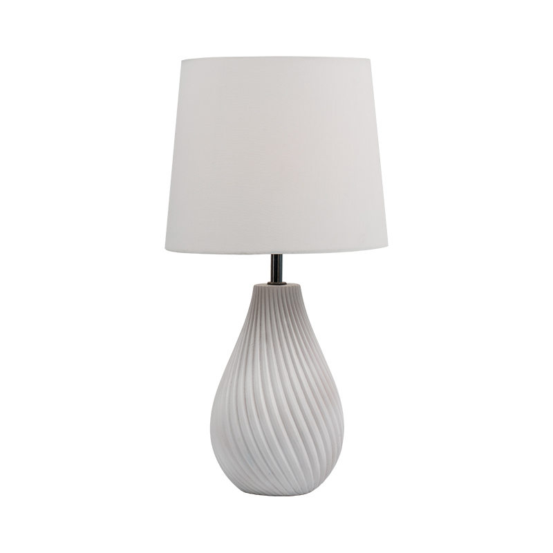 منزل بسيط غرفة نوم بجانب غرفة نوم المنزل مصباح