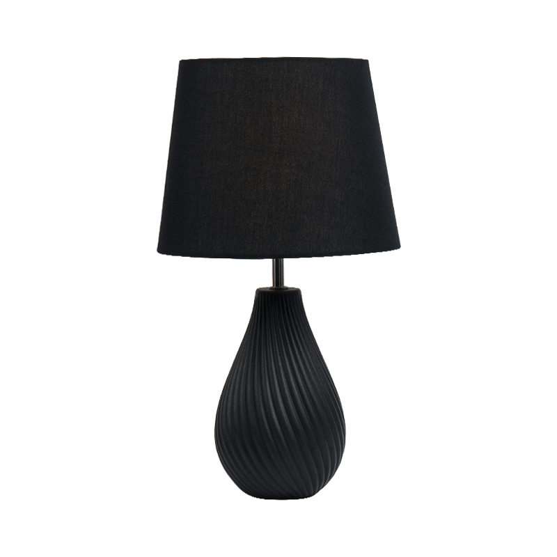 منزل بسيط غرفة نوم بجانب غرفة نوم المنزل مصباح