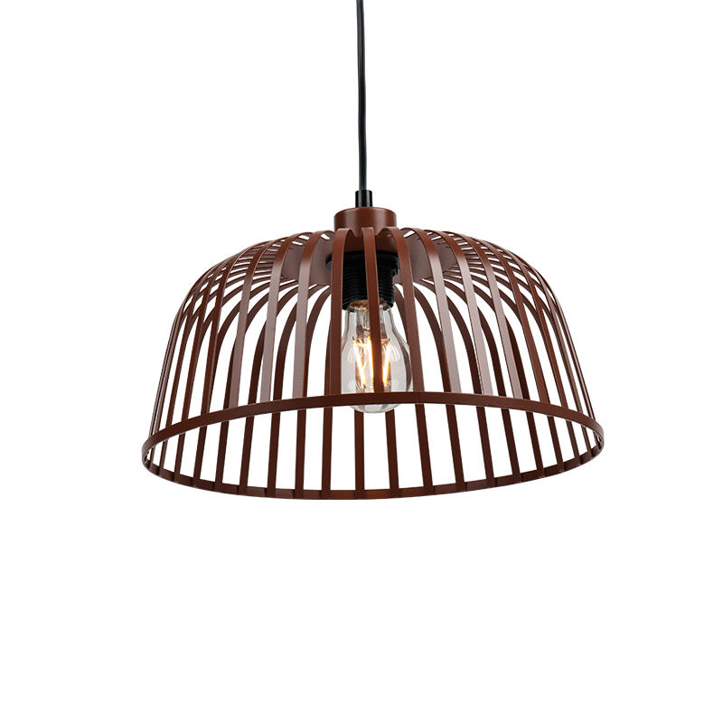 ثريا الحديد القديمة