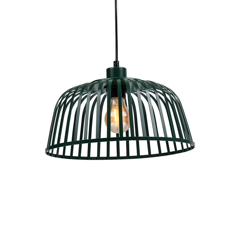 ثريا الحديد القديمة