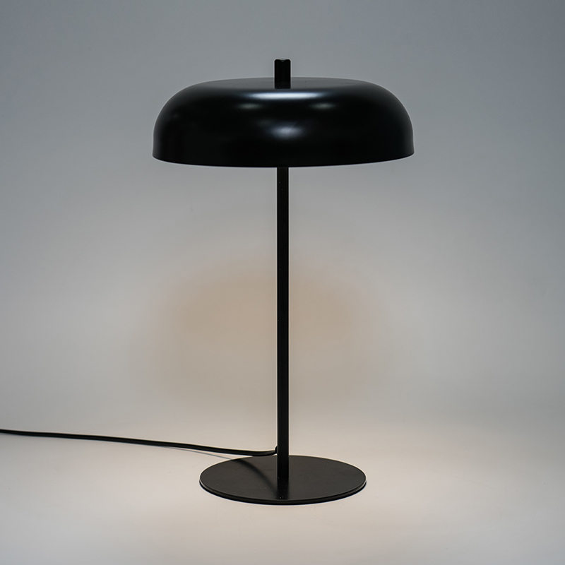 مصباح طاولة معدني خمر LED