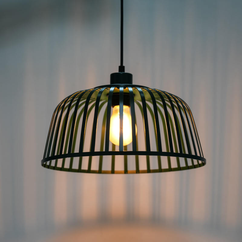 ثريا الحديد القديمة