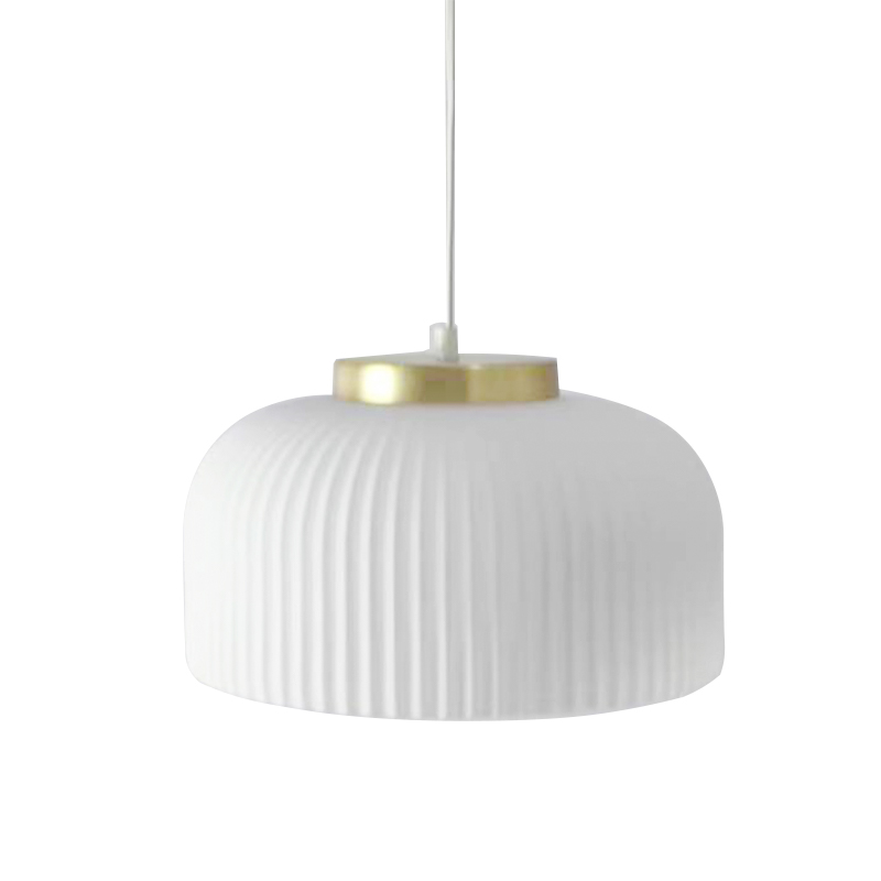 ثريا زجاجية بسيطة مجهدة