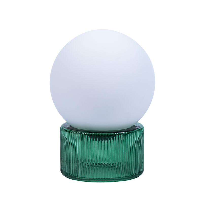 مصباح طاولة قاعدة زجاجية خضراء داكنة مصباح طاولة قاعدة زجاجية خضراء داكنة